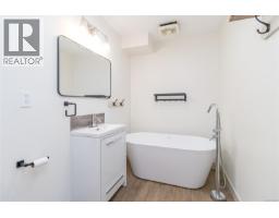 84 Lakeview Ave, Lake Cowichan, BC V0R2G0 Photo 16