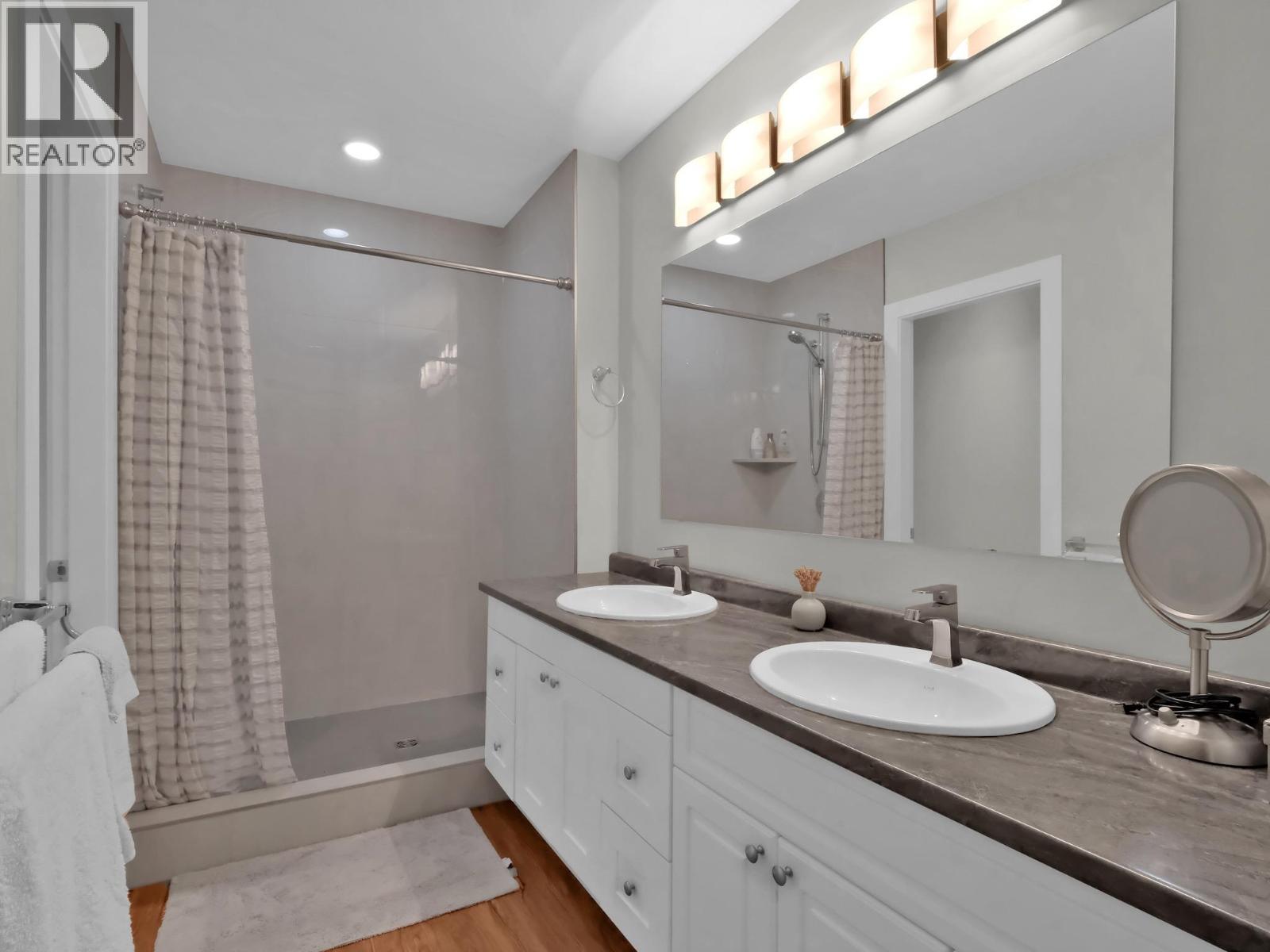 18451 Crystal Waters Road Unit# 16, Lake Country