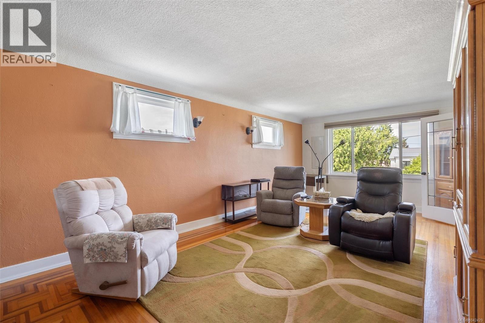 3161 Donald St - 4