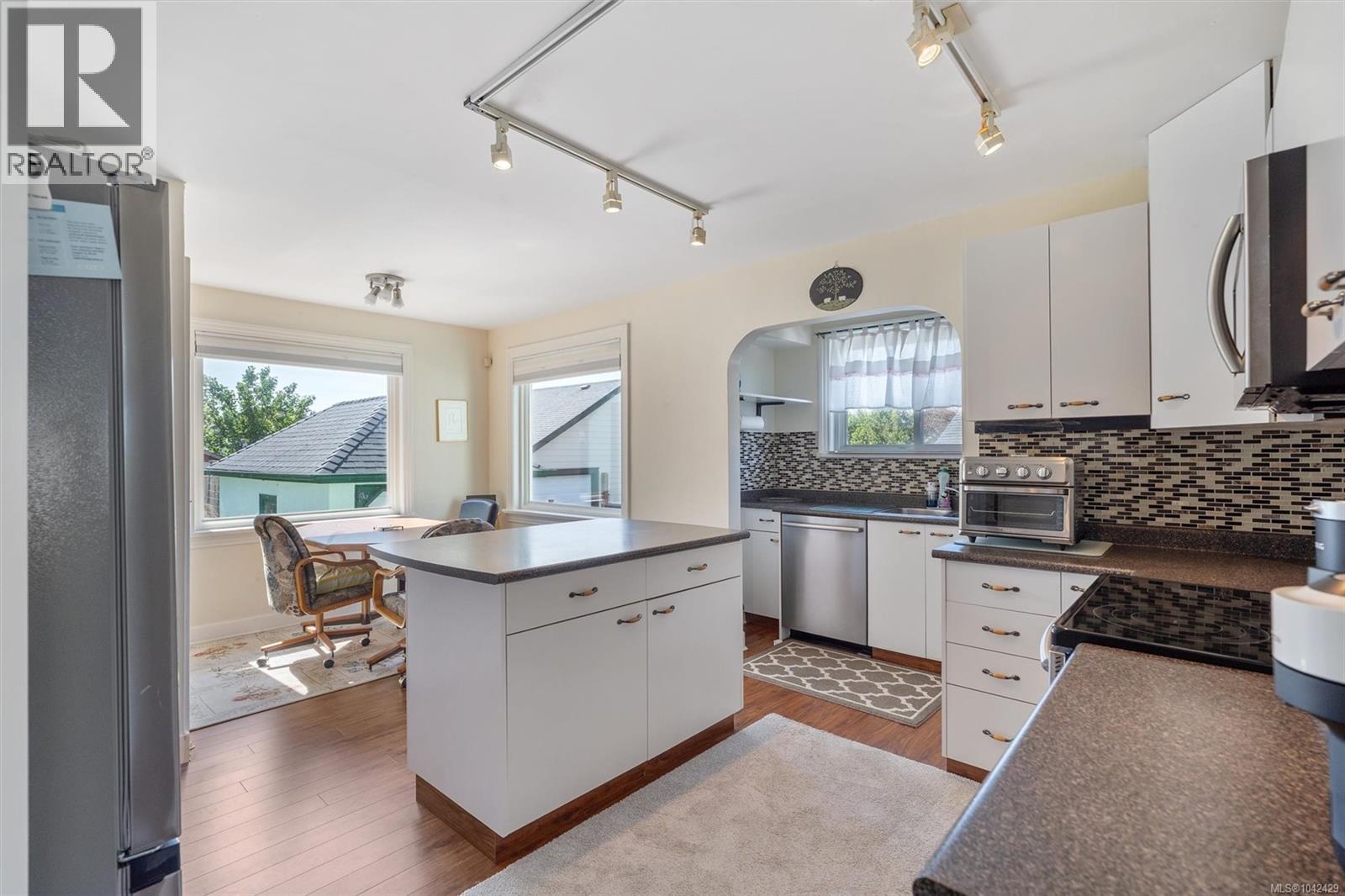 3161 Donald St - 6