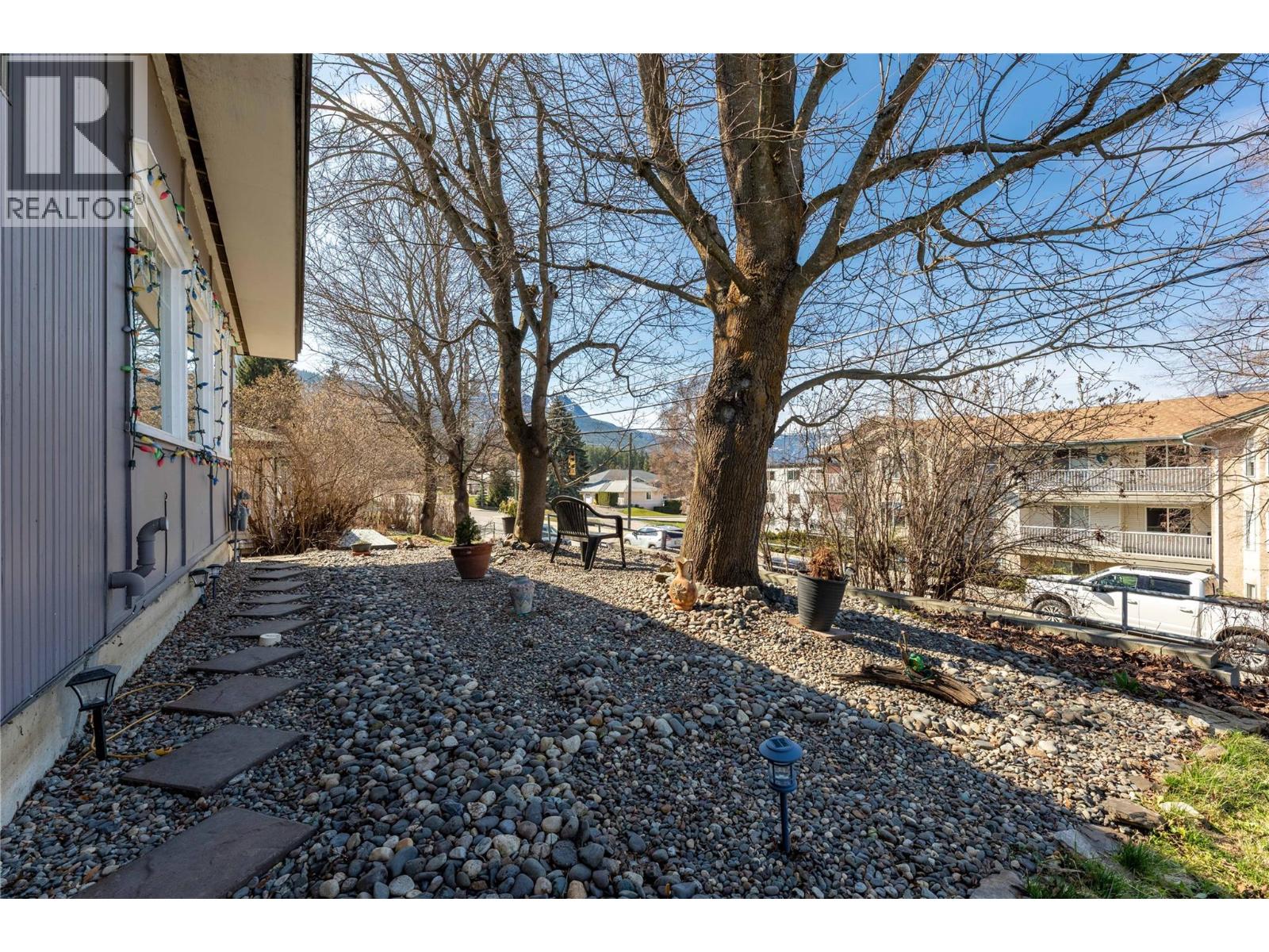 330 6 Street - 16