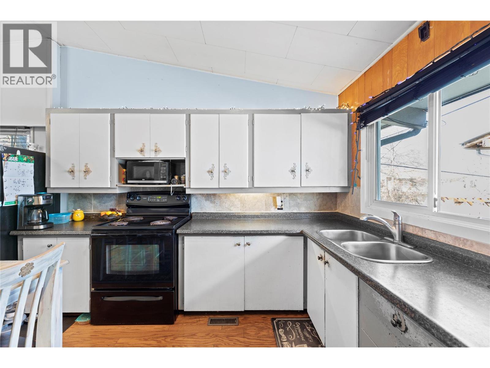 330 6 Street - 5