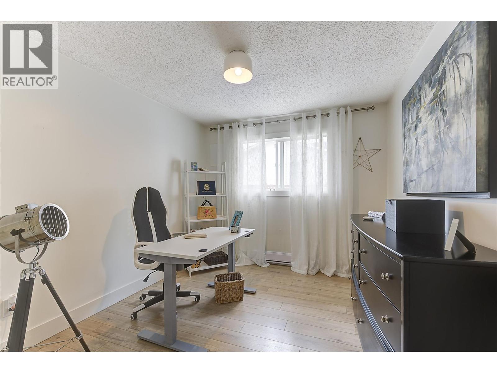 4172 San Clemente Avenue - 32