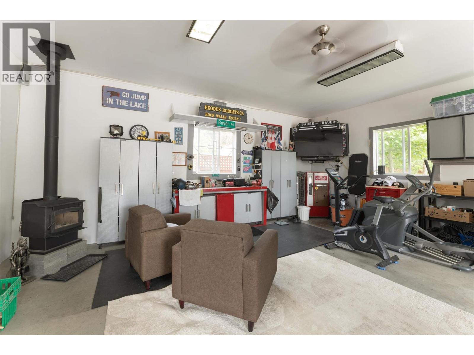 4172 San Clemente Avenue - 49