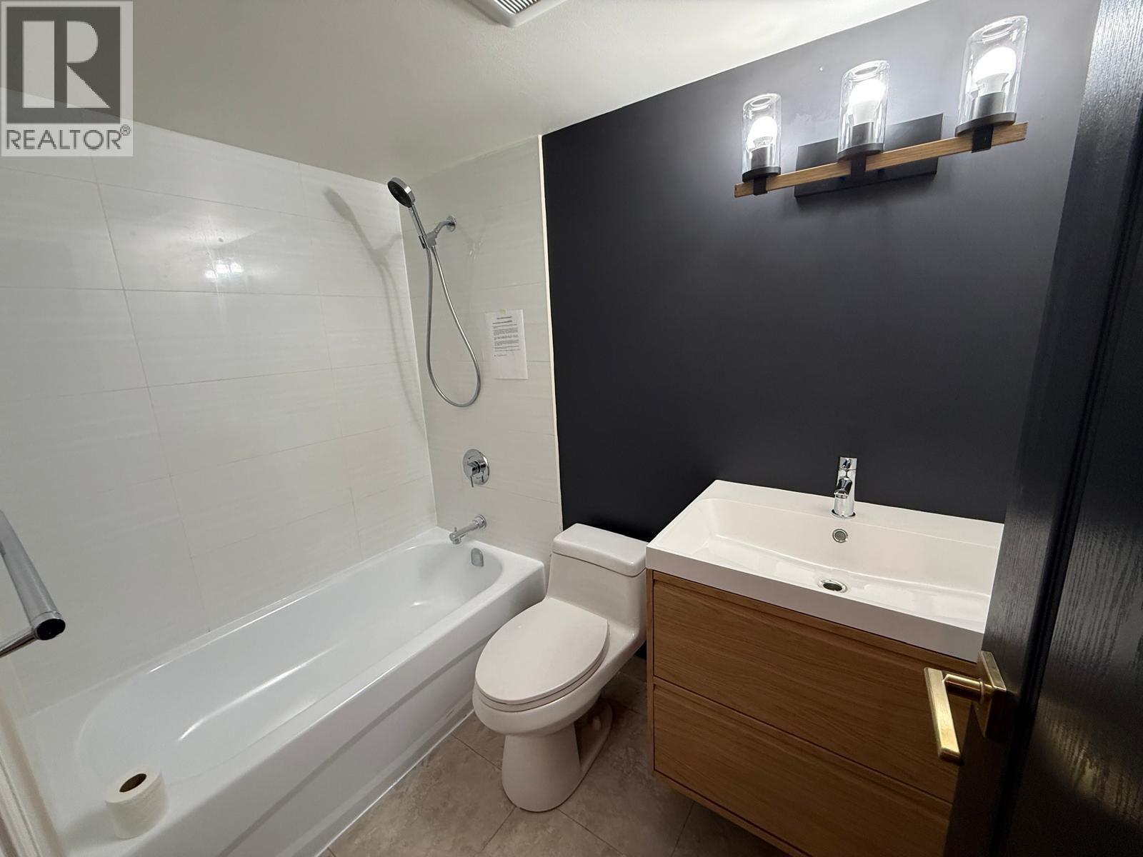 1602 2016 FULLERTON AVENUE, North Vancouver