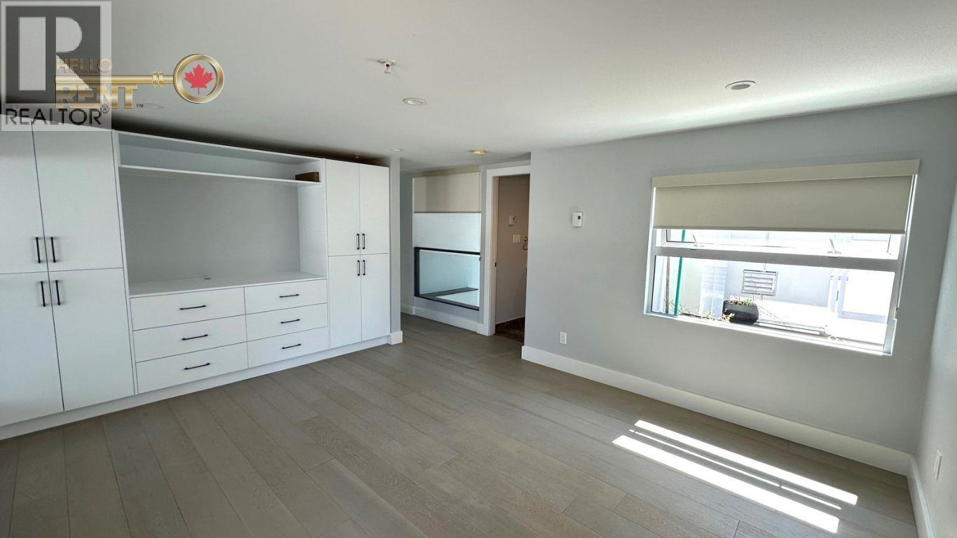 102 1525 BELLEVUE AVENUE, West Vancouver