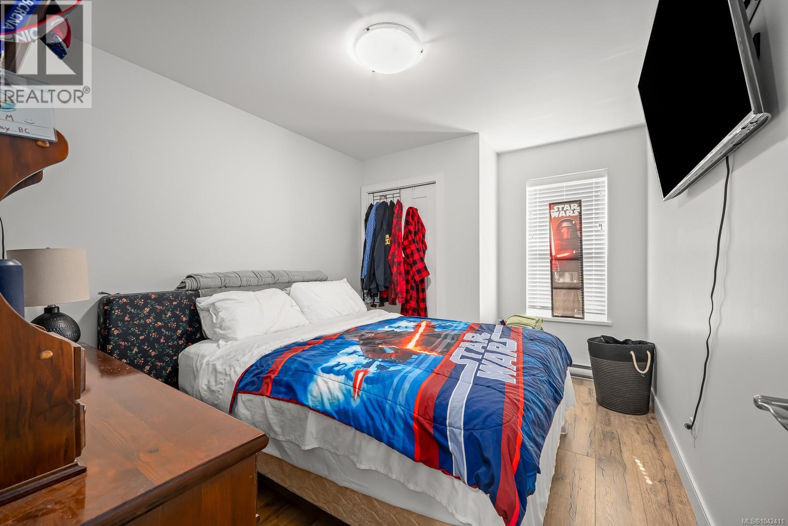 2563 Brookfield Dr - 33