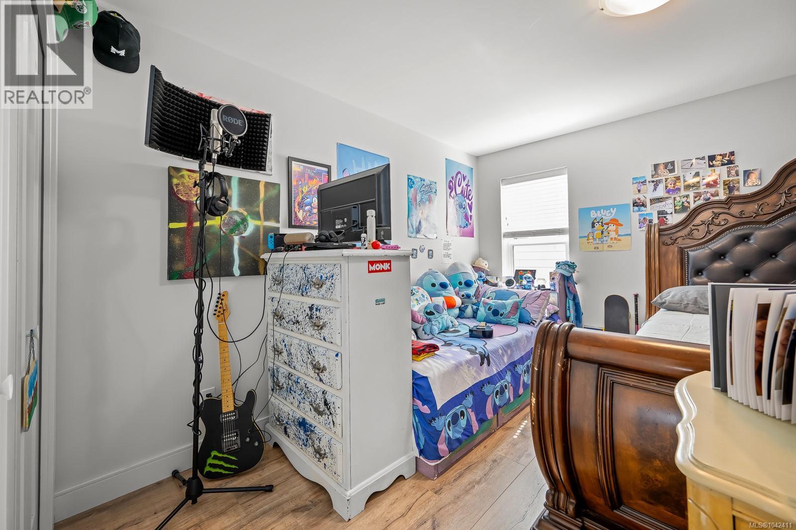 2563 Brookfield Dr - 35