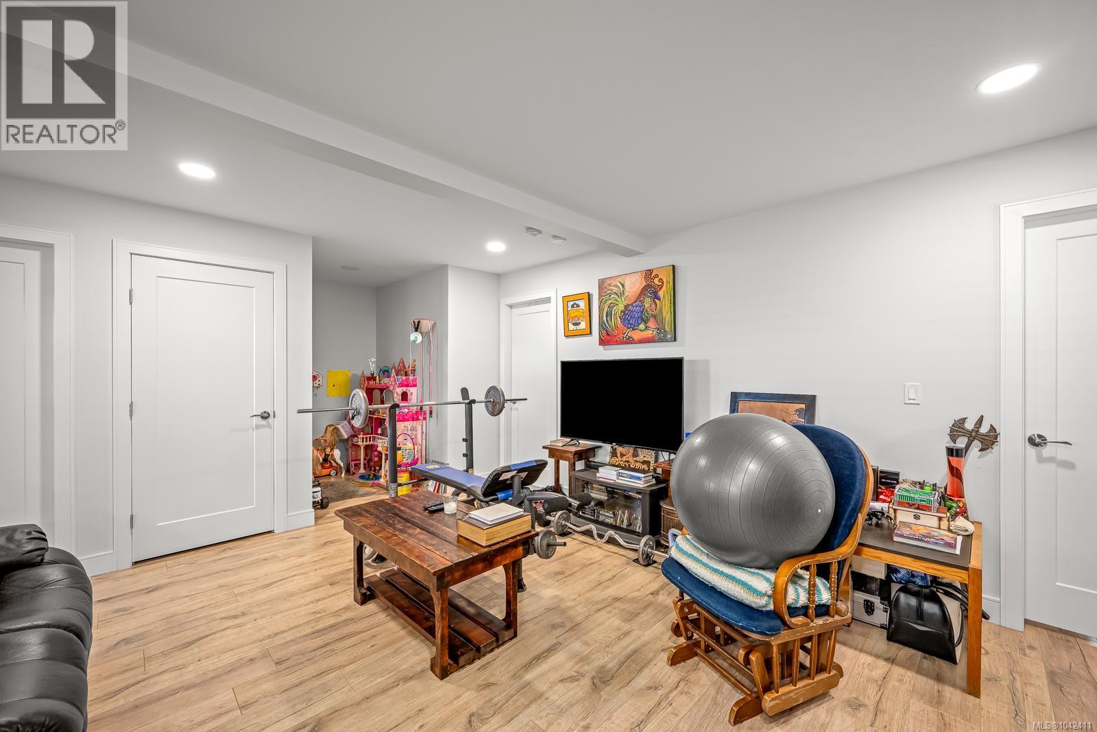 2563 Brookfield Dr - 45
