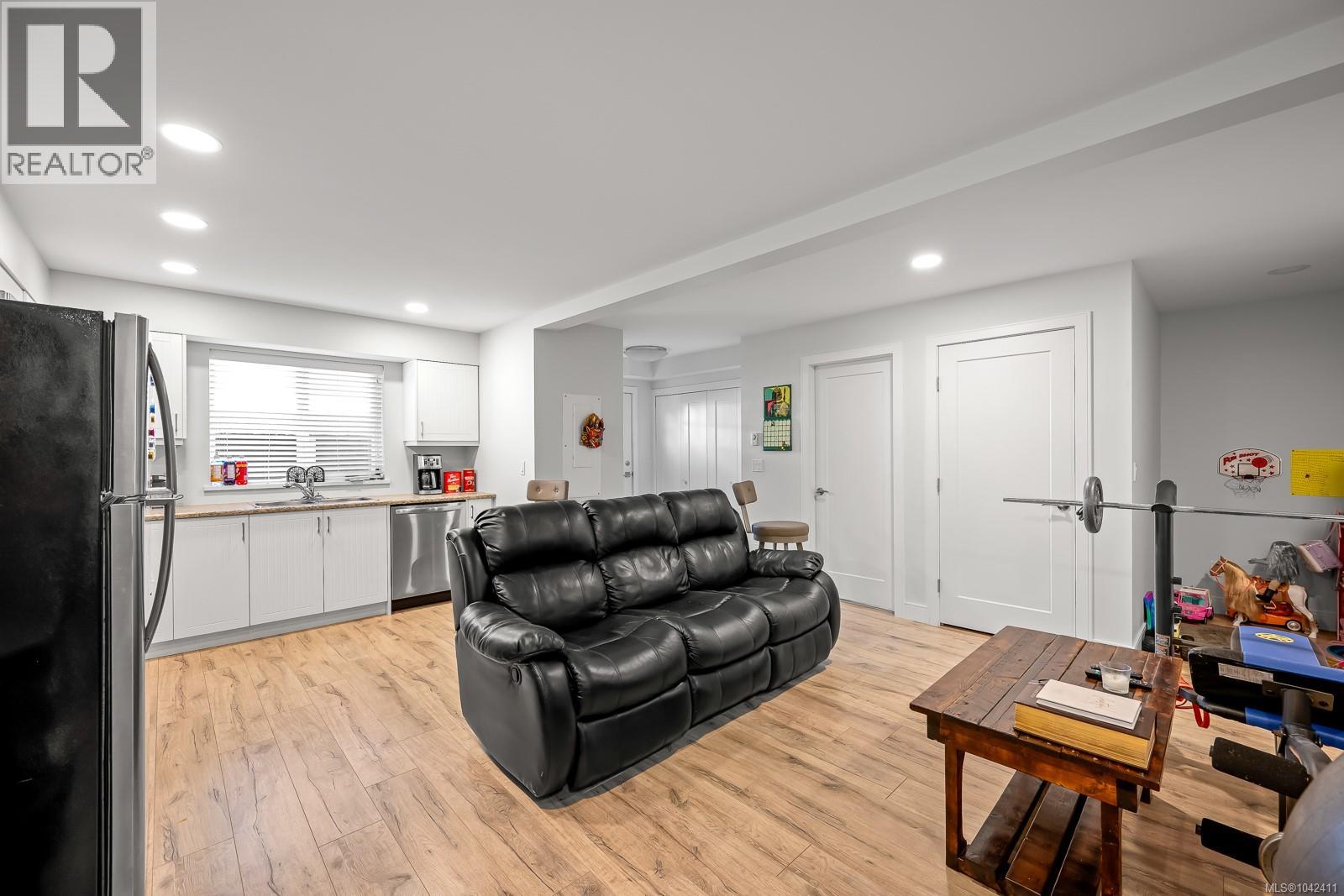 2563 Brookfield Dr - 46