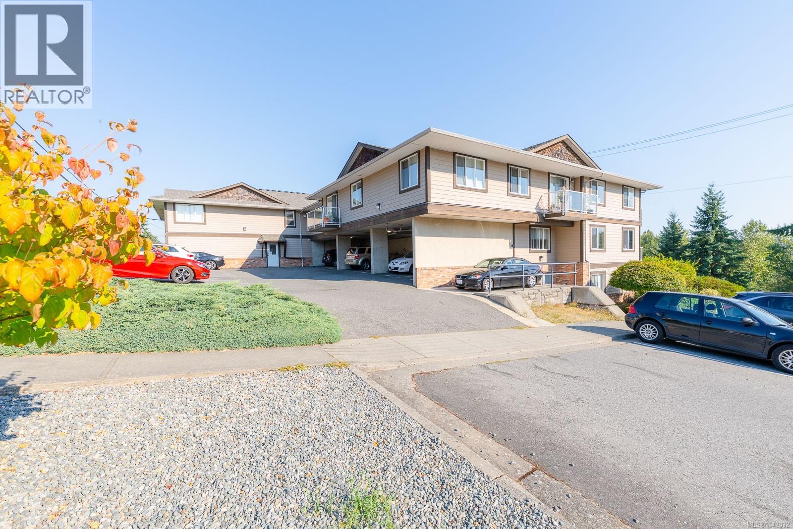 #10 8 White St - 26