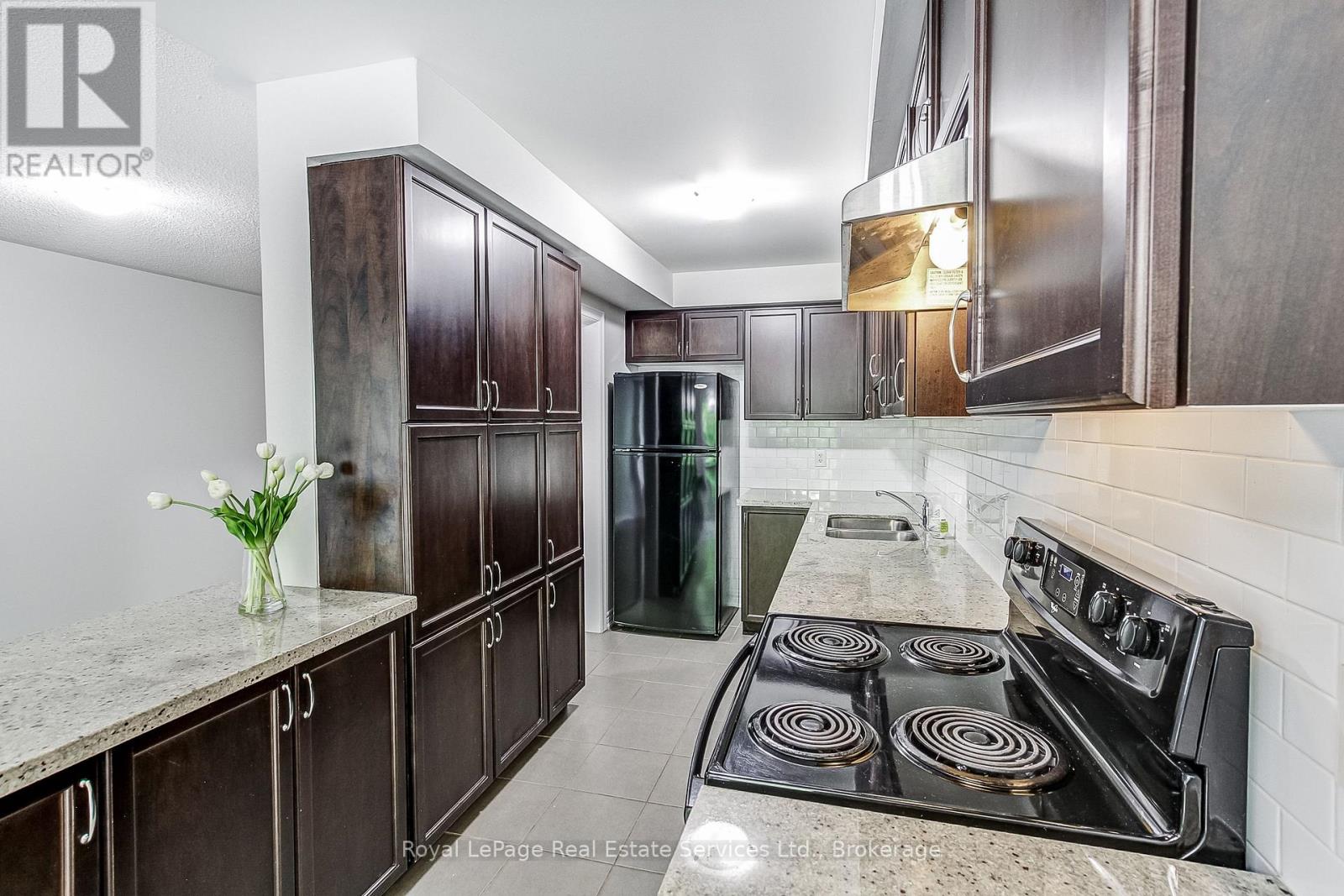 #22 233 DUSKYWING WAY - 17