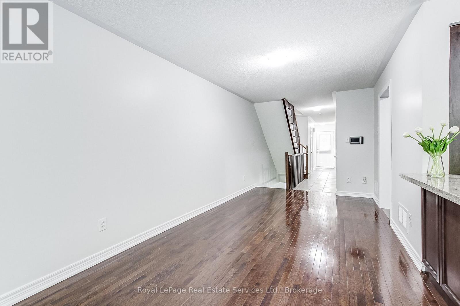 #22 233 DUSKYWING WAY - 12