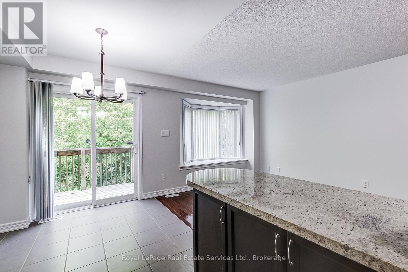#22 233 DUSKYWING WAY - 20