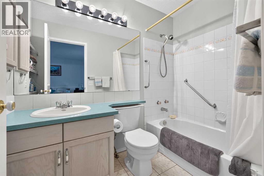 501 Coral Keys Villas NE - 16