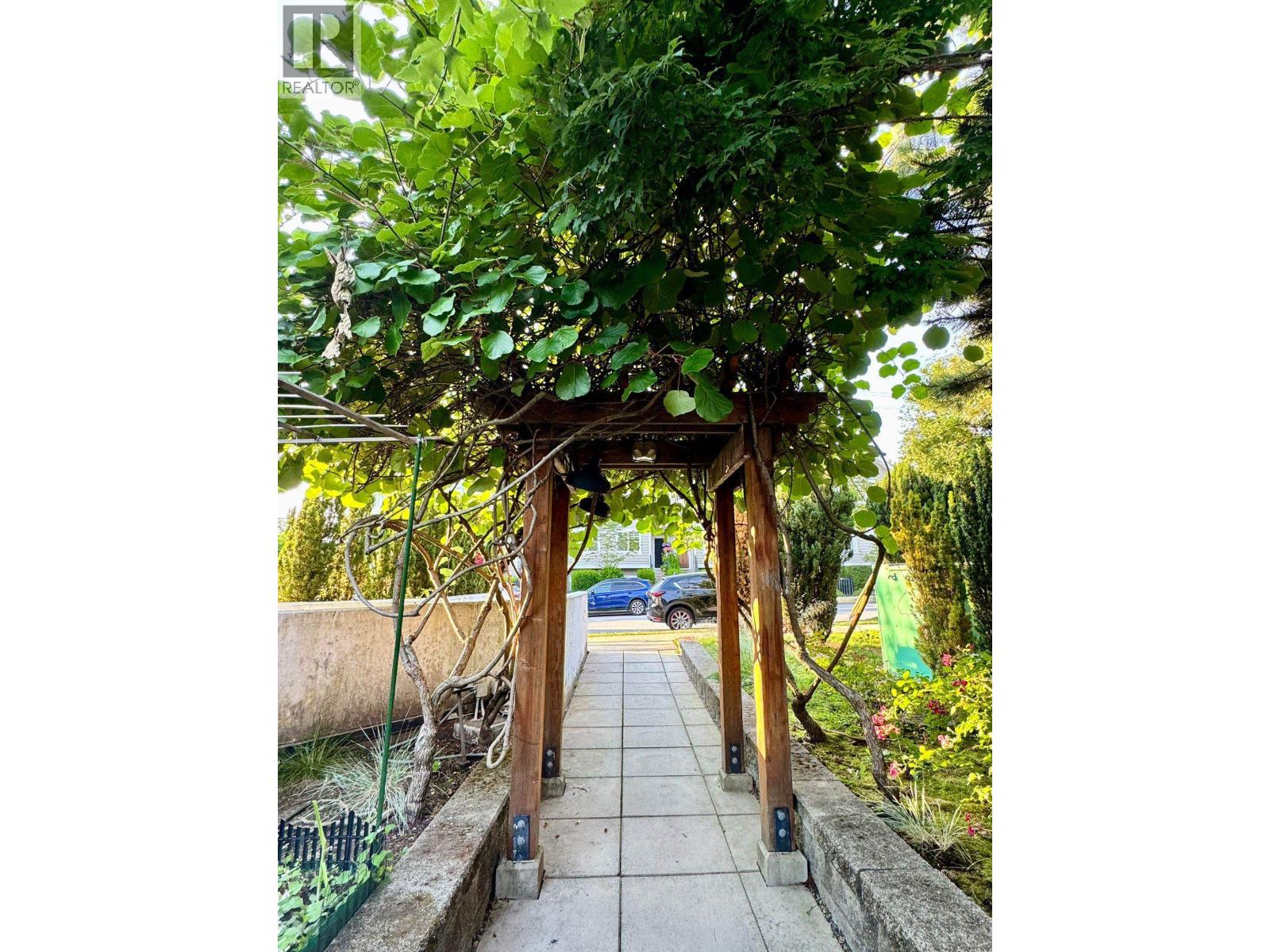 205 7180 BARNET ROAD, Burnaby