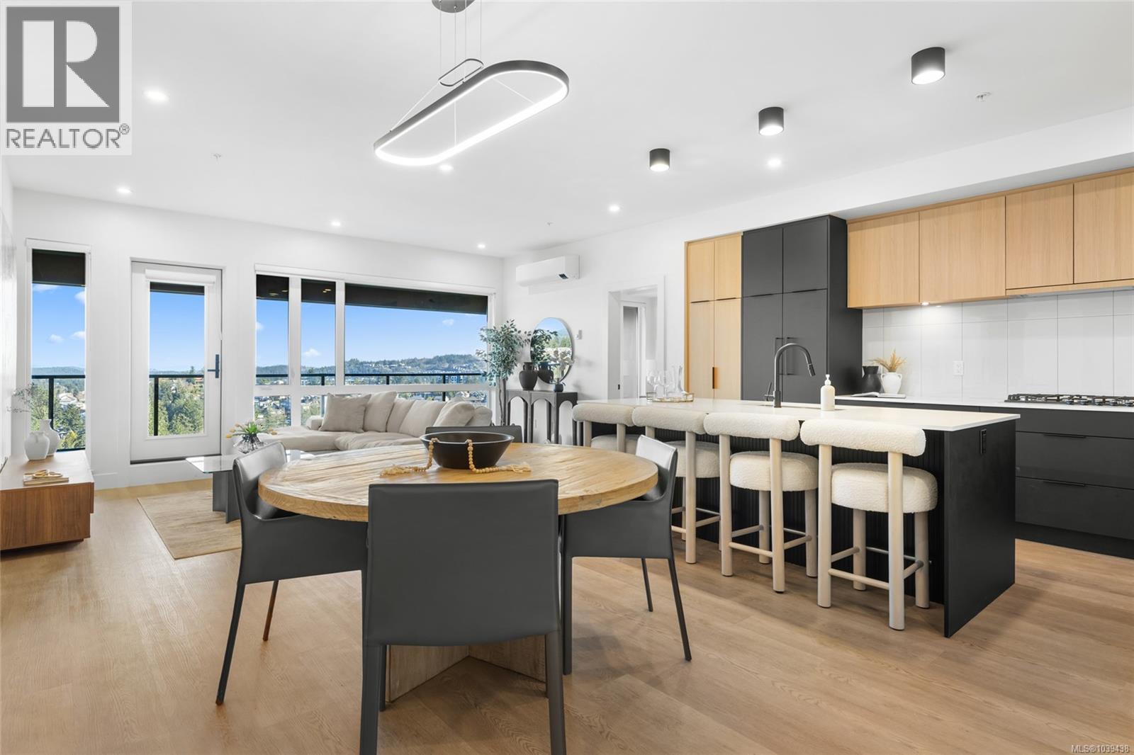 #316 2341 Bear Mountain Pkwy - 1
