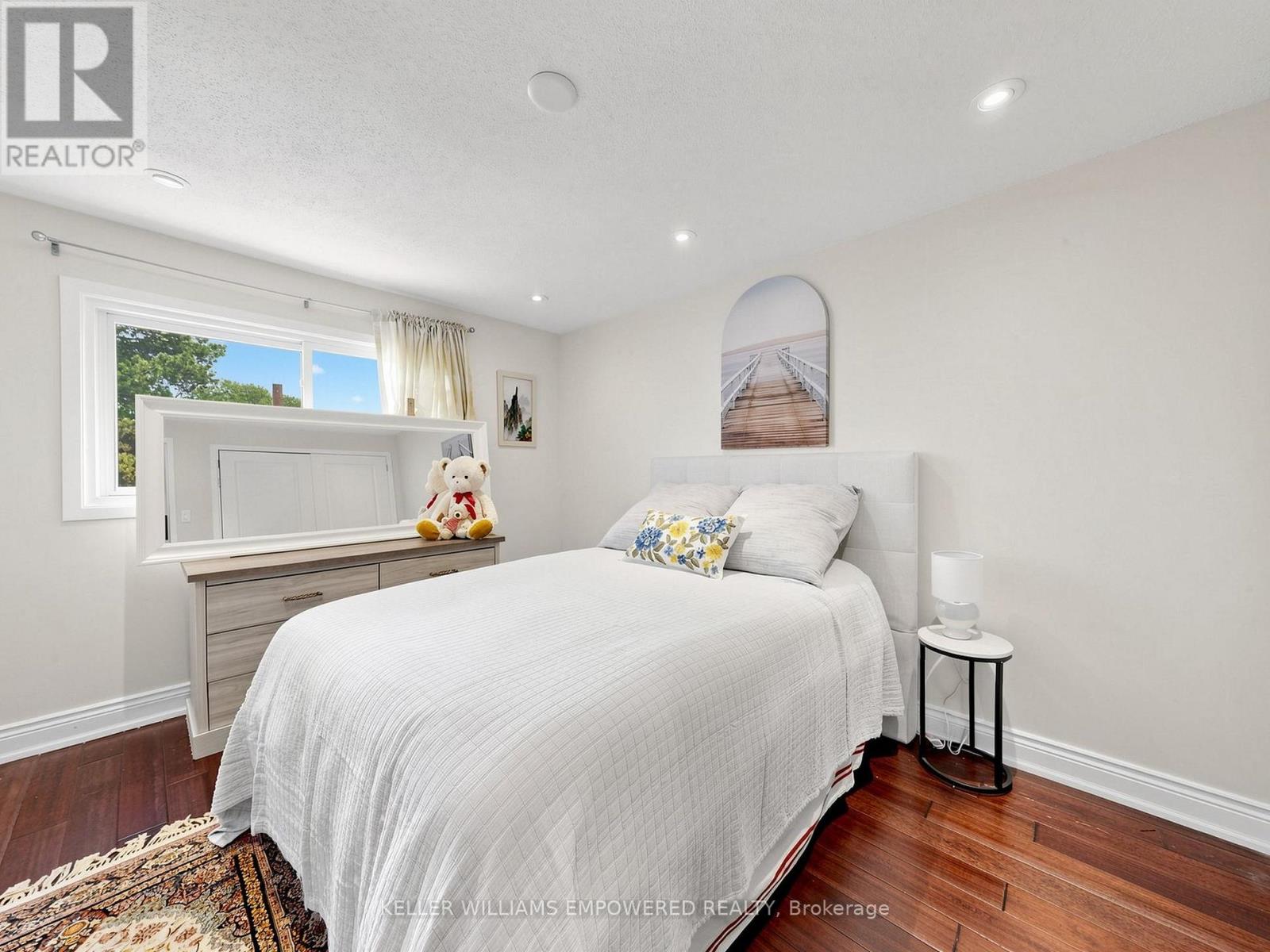 200 CASTLE ROCK DRIVE - 27