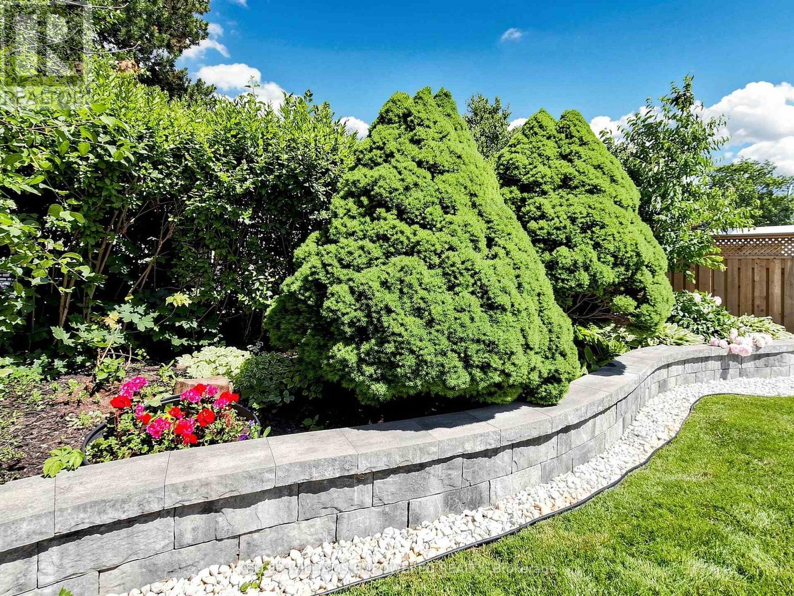 200 CASTLE ROCK DRIVE - 47