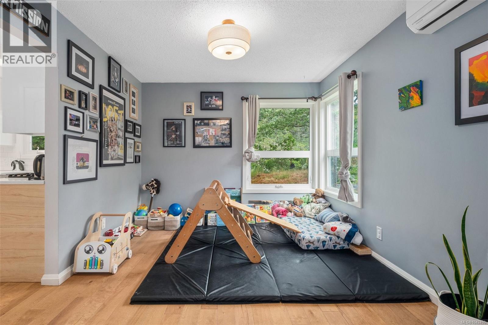 335 Damon Dr - 13