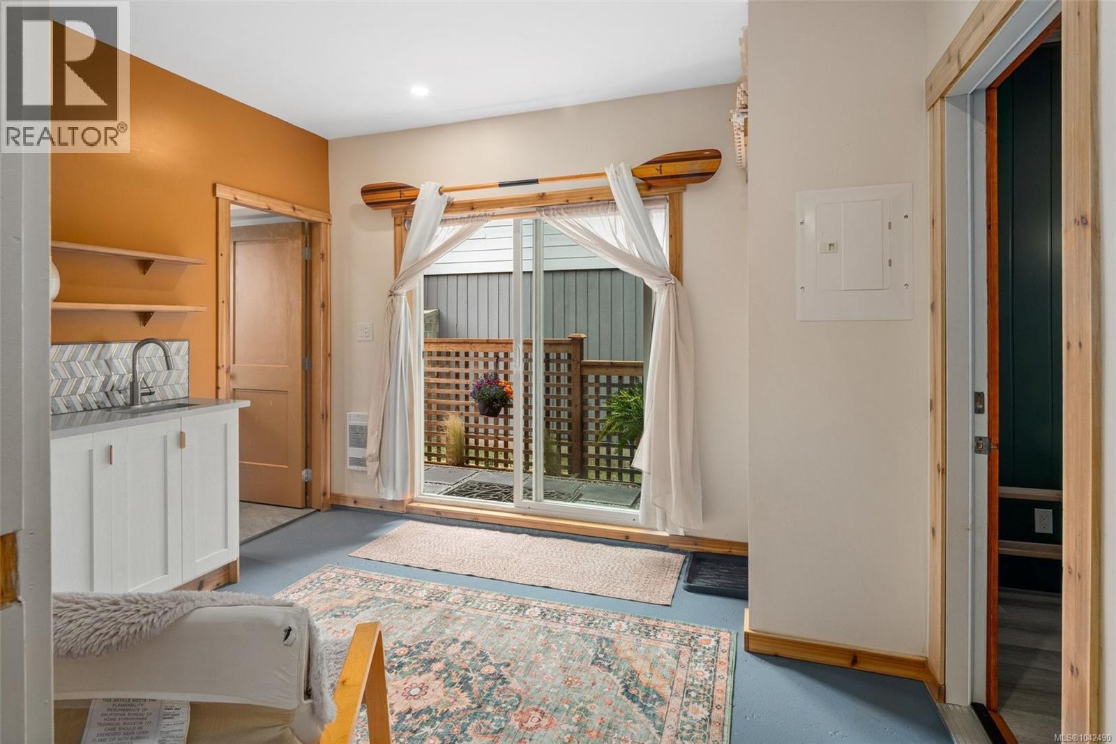 335 Damon Dr - 24