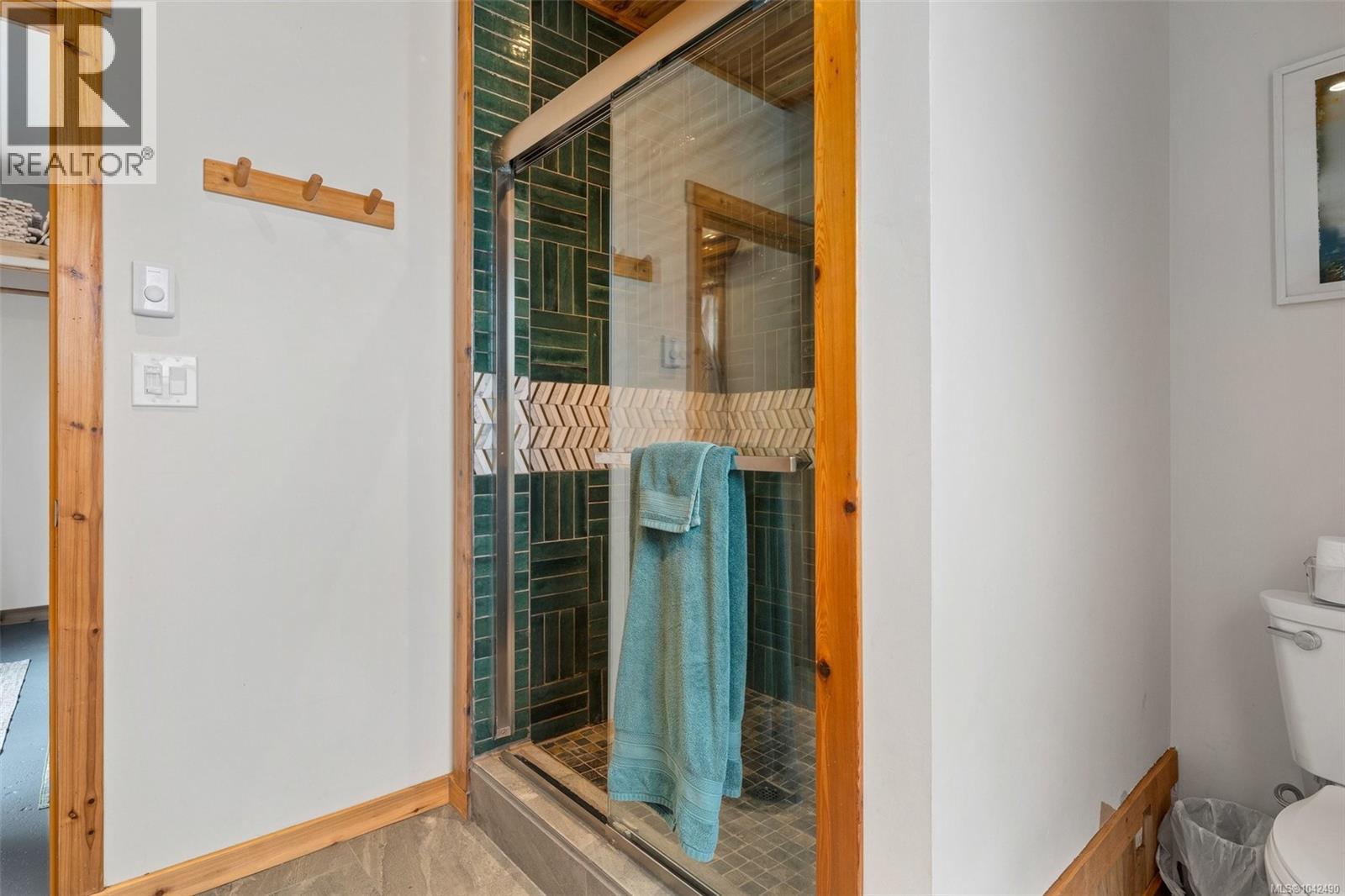 335 Damon Dr - 27