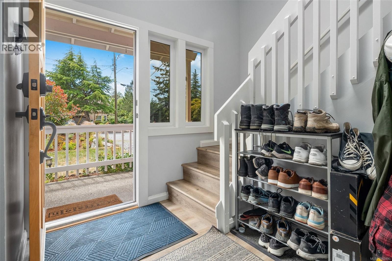 335 Damon Dr - 4