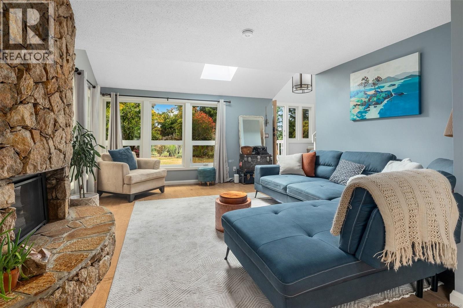 335 Damon Dr - 6