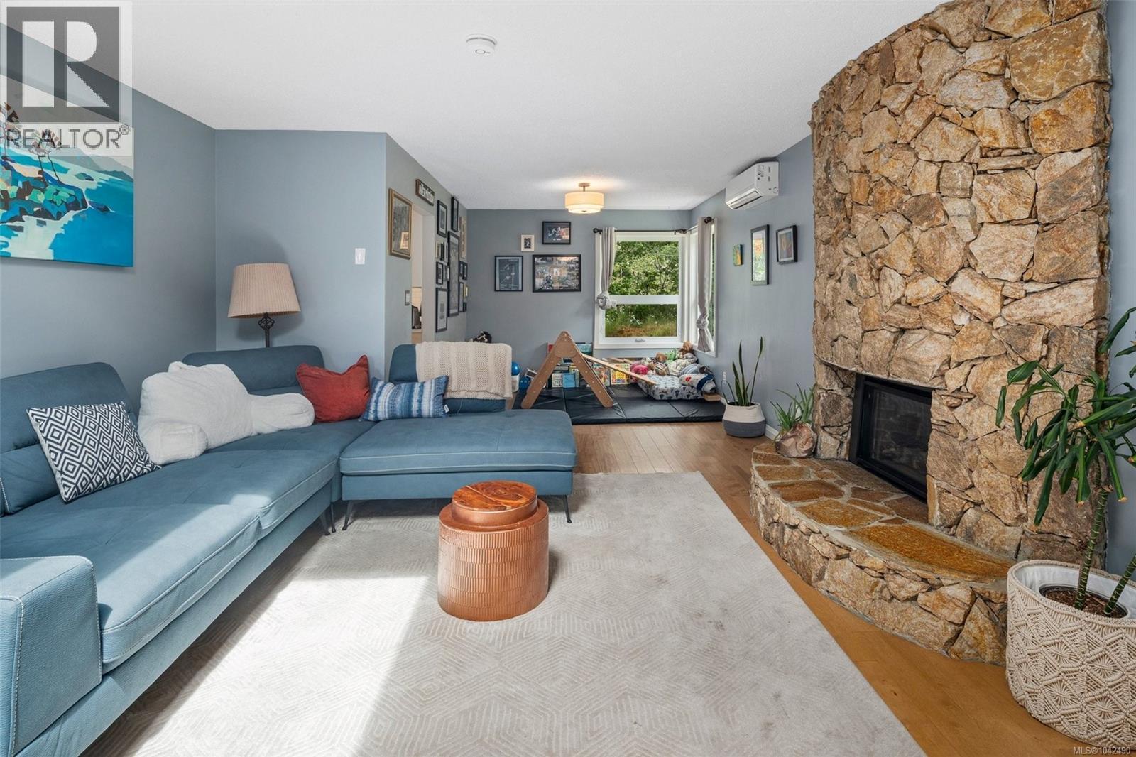 335 Damon Dr - 7