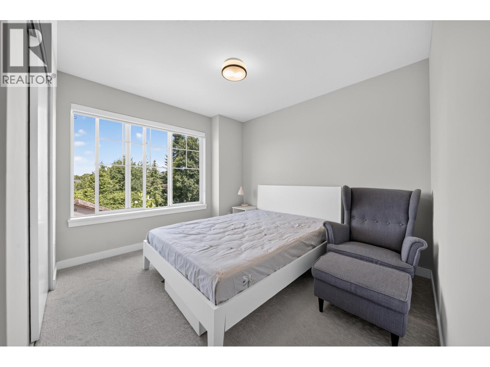 4 7180 LECHOW STREET, Richmond