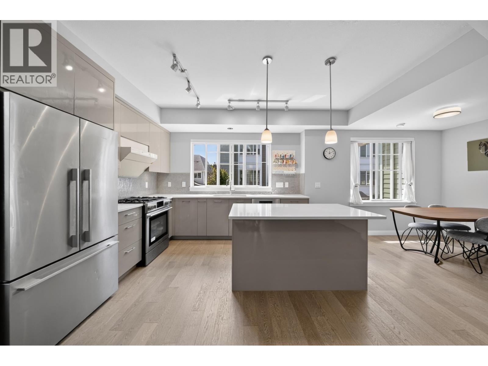 4 7180 LECHOW STREET, Richmond