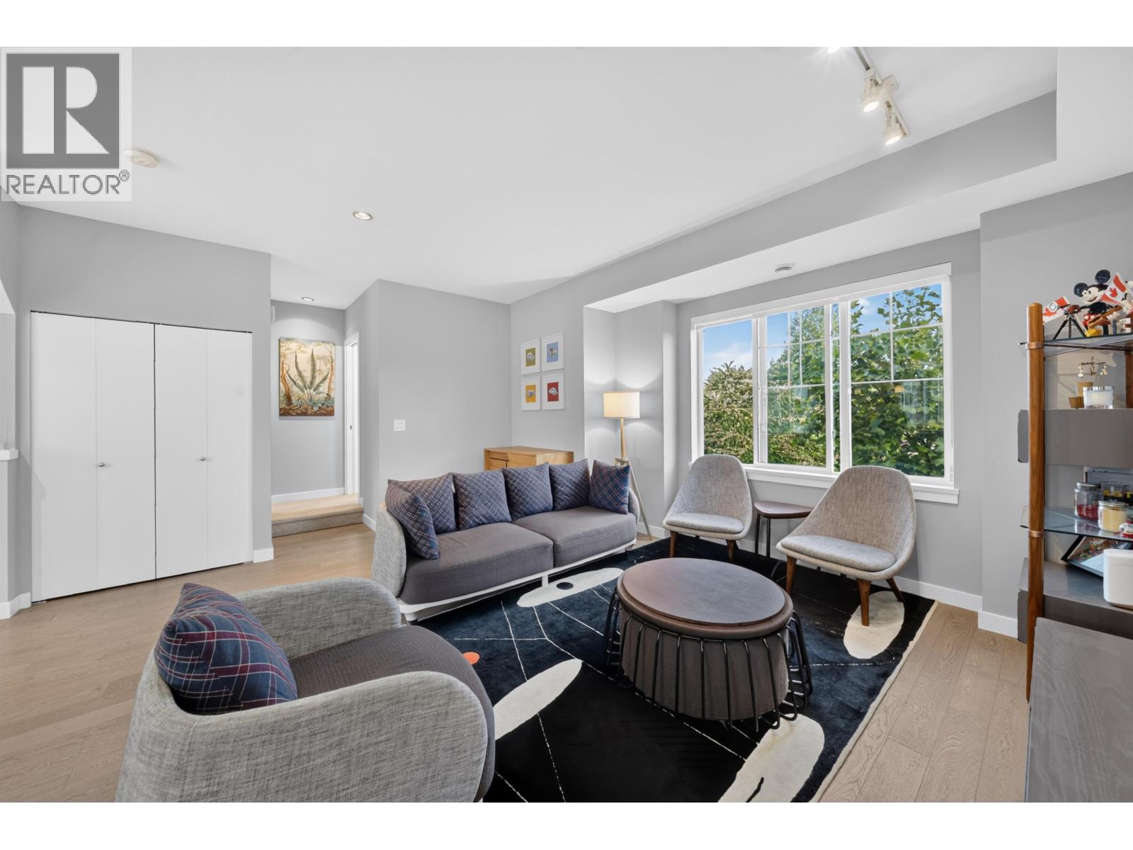 4 7180 LECHOW STREET, Richmond