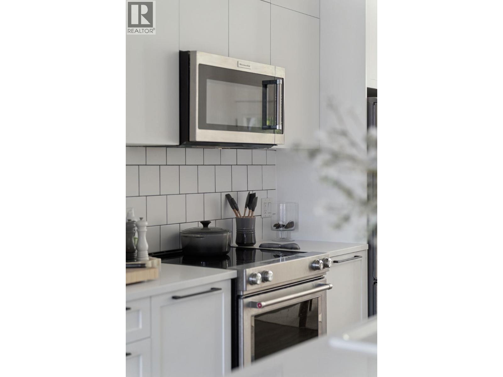 45 3552 VICTORIA DRIVE, Coquitlam