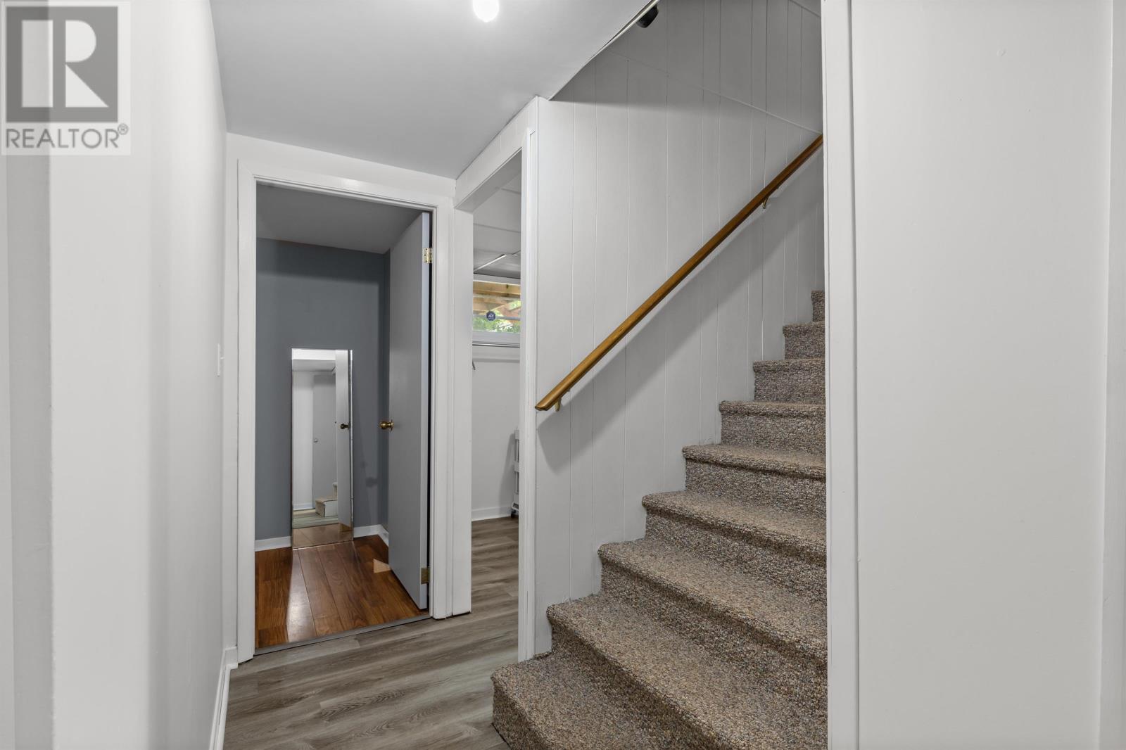 20 MacArthur Drive - 23