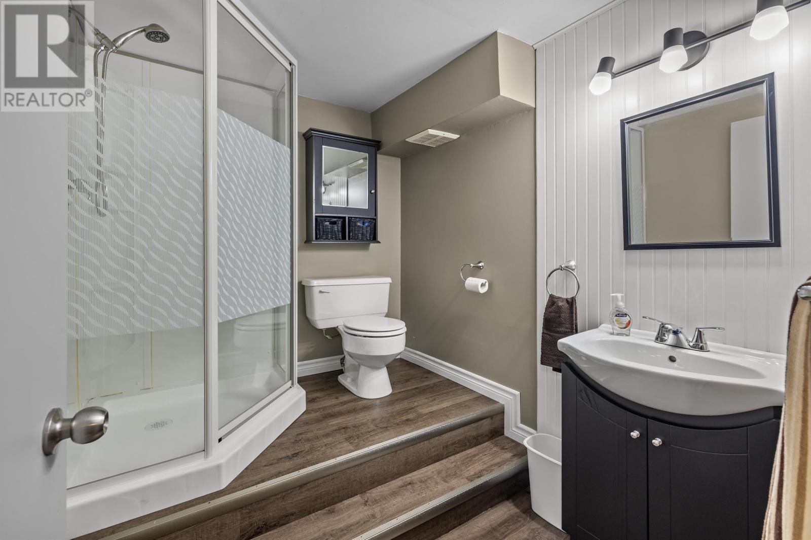 20 MacArthur Drive - 26