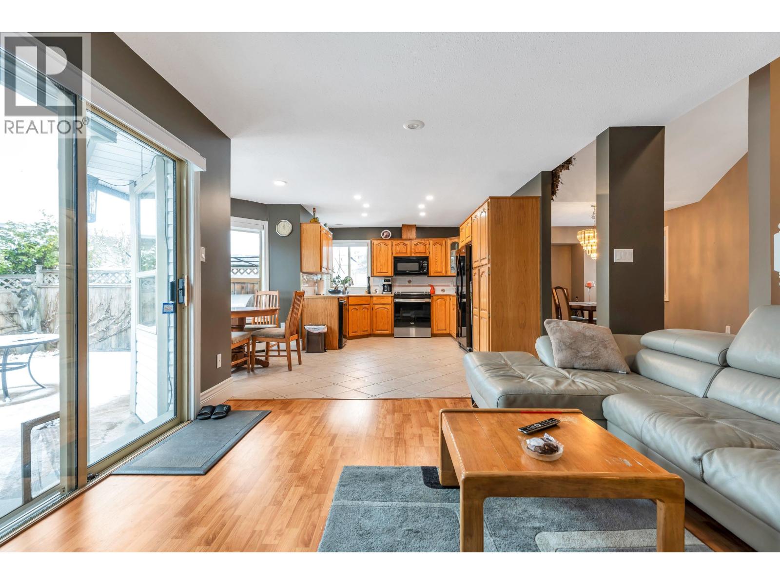 1372 OXFORD STREET, Coquitlam