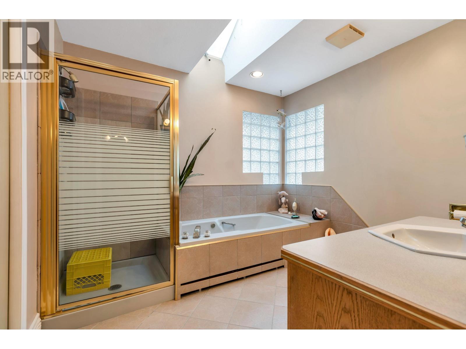 1372 OXFORD STREET, Coquitlam