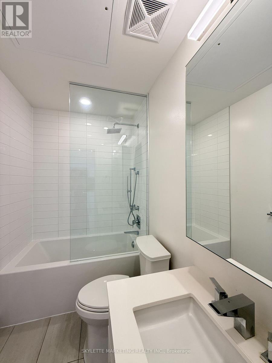 #3607 20 LOMBARD STREET - Image 27