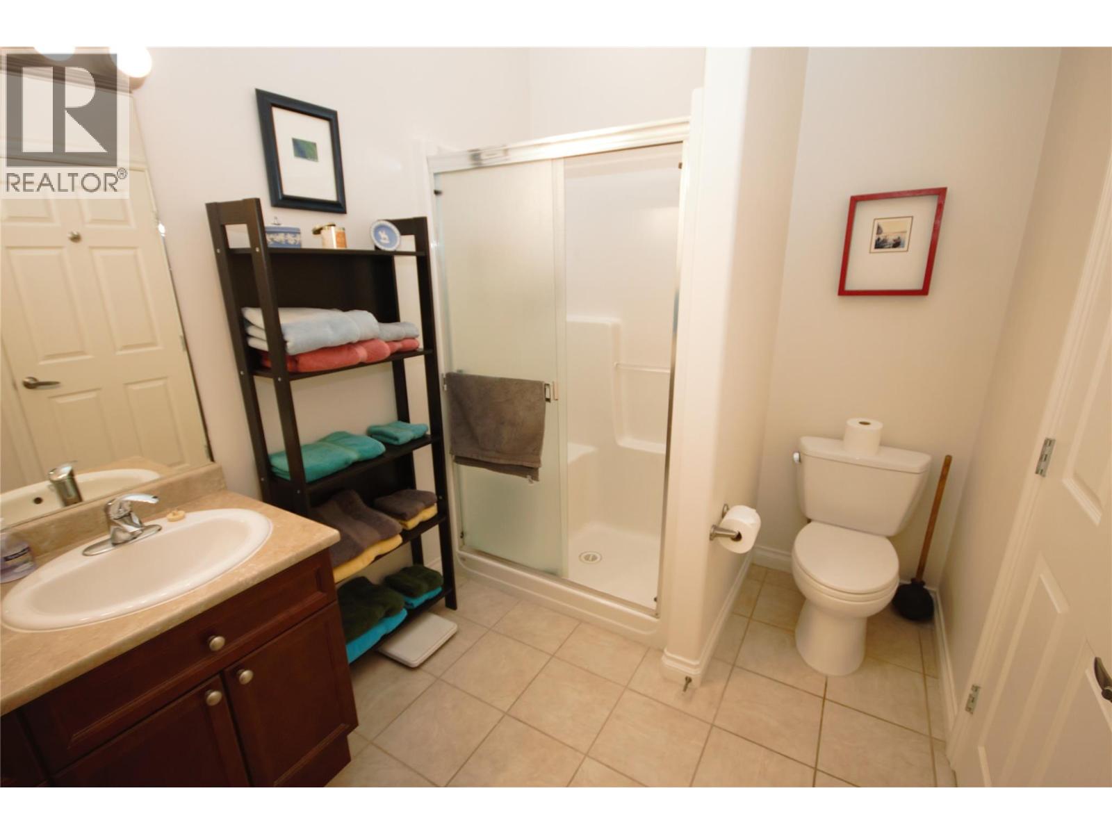 921 SPILLWAY Road Unit# 401C, Oliver