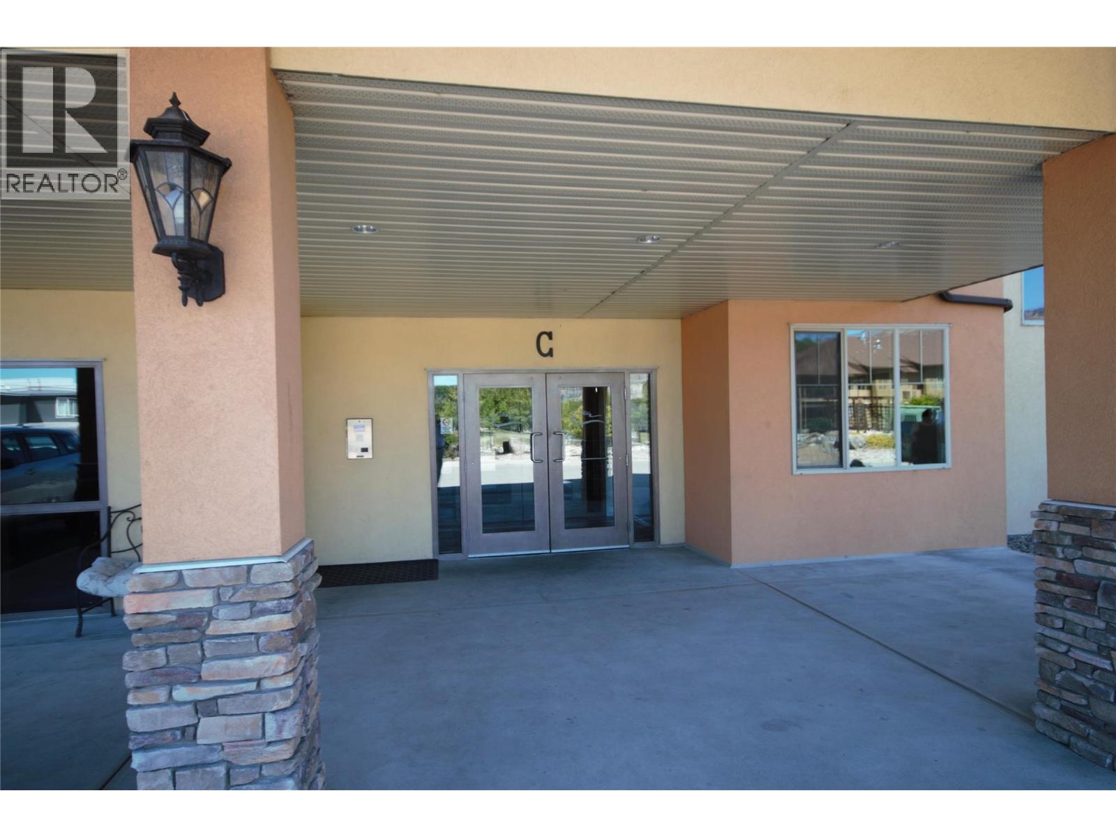 921 SPILLWAY Road Unit# 401C, Oliver