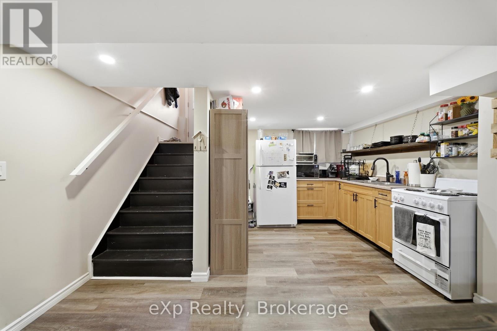 17 BURTON STREET - 21