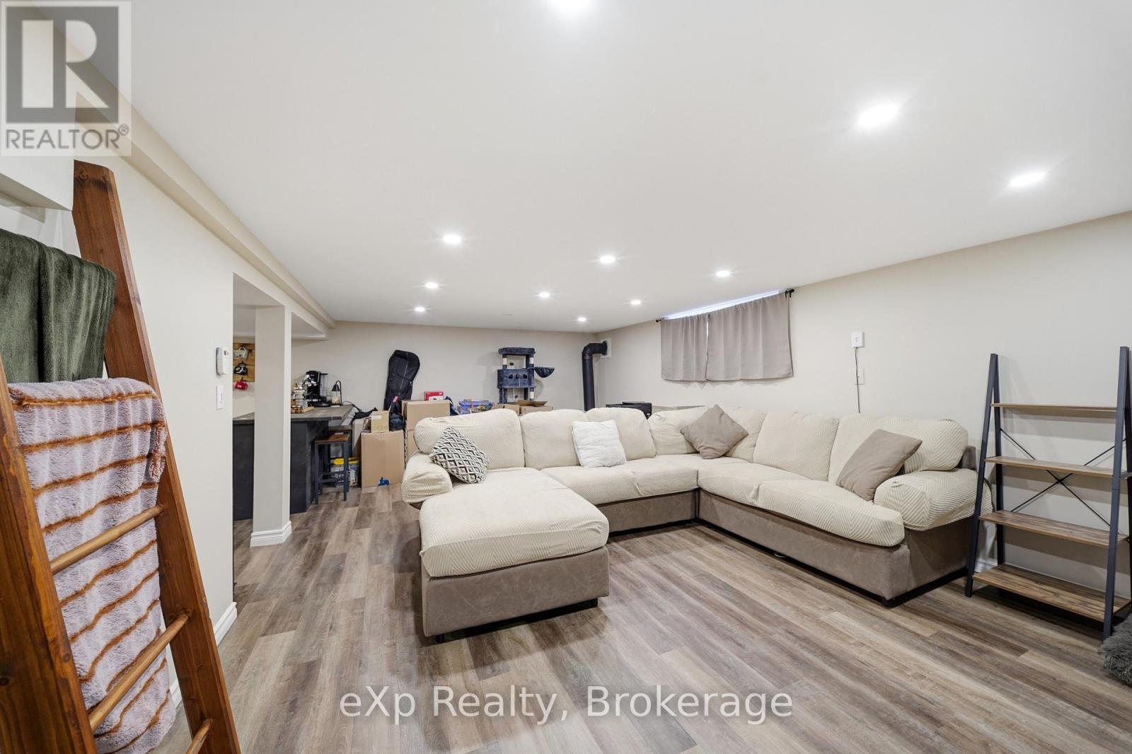 17 BURTON STREET - 24
