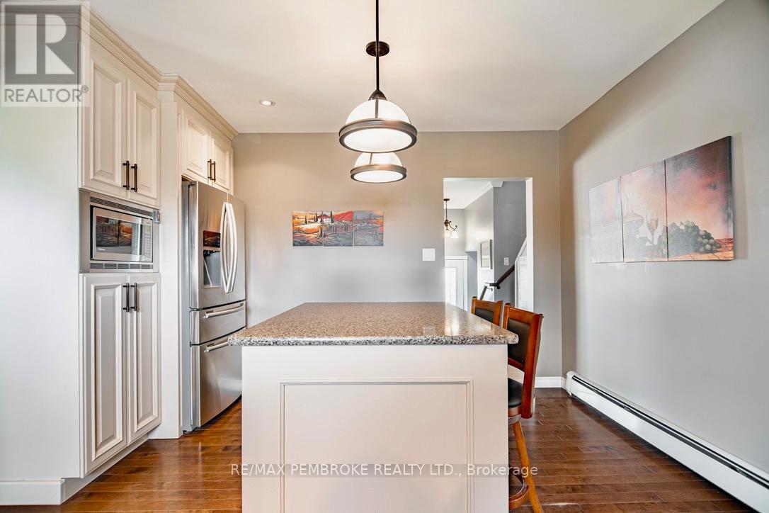 282 CLEMOW AVENUE - 11