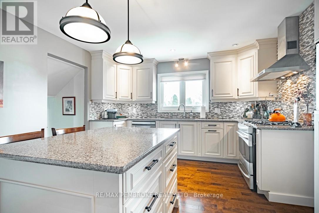 282 CLEMOW AVENUE - 14