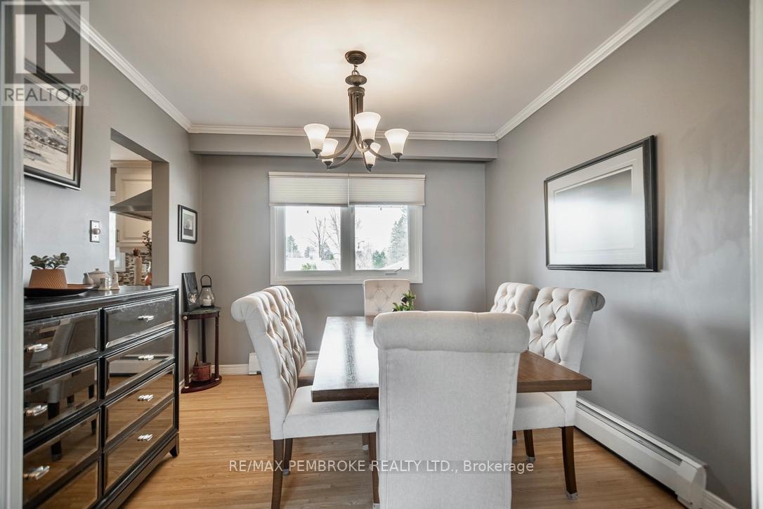 282 CLEMOW AVENUE - 15