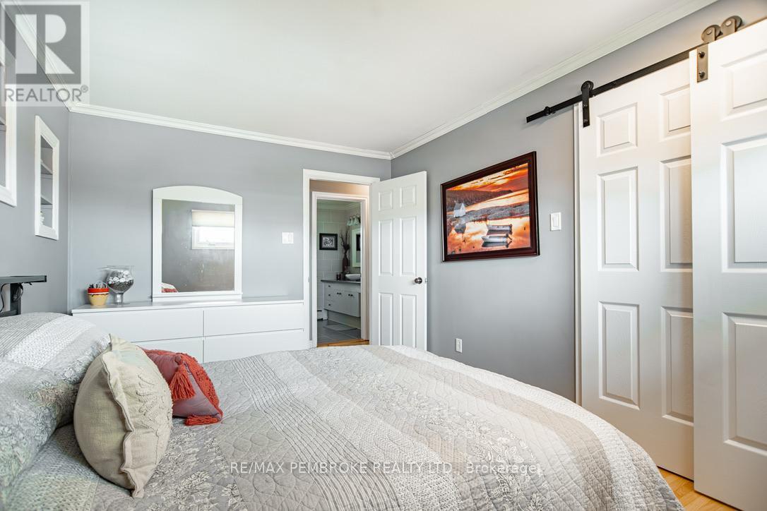 282 CLEMOW AVENUE - 22