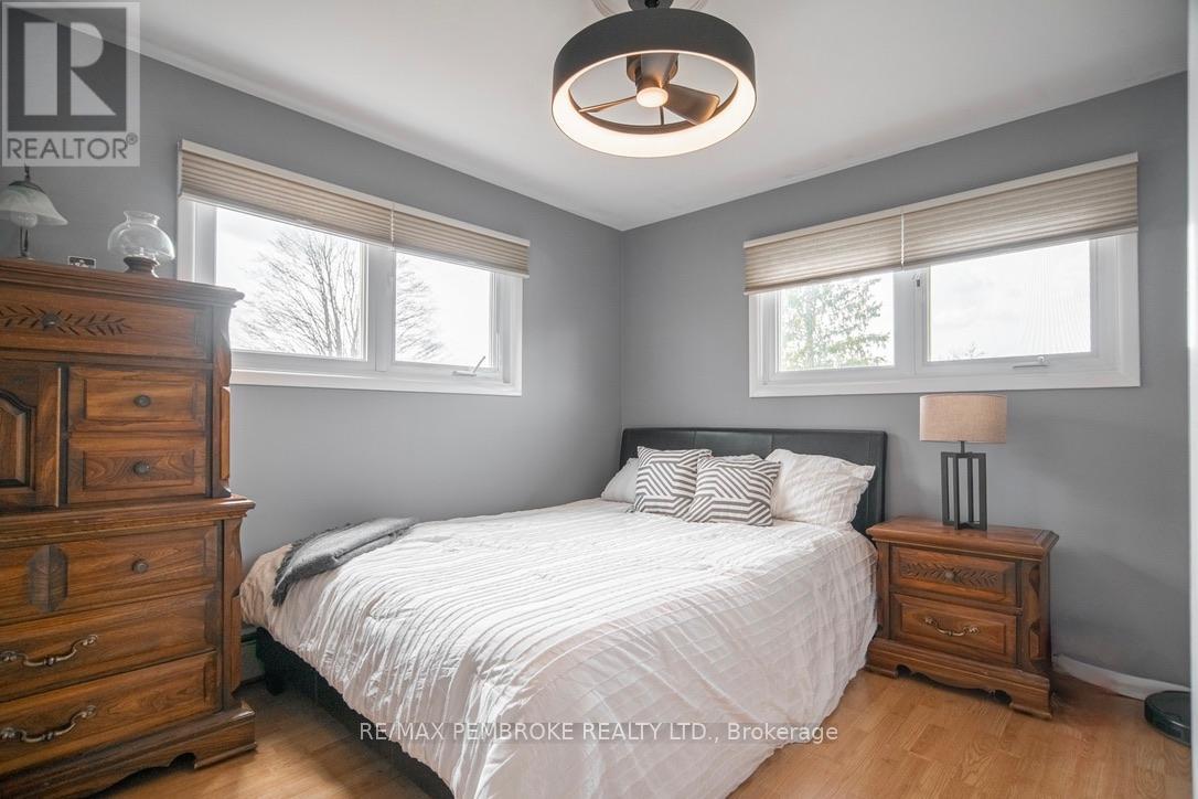 282 CLEMOW AVENUE - 25