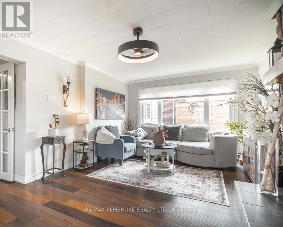 282 CLEMOW AVENUE - 26