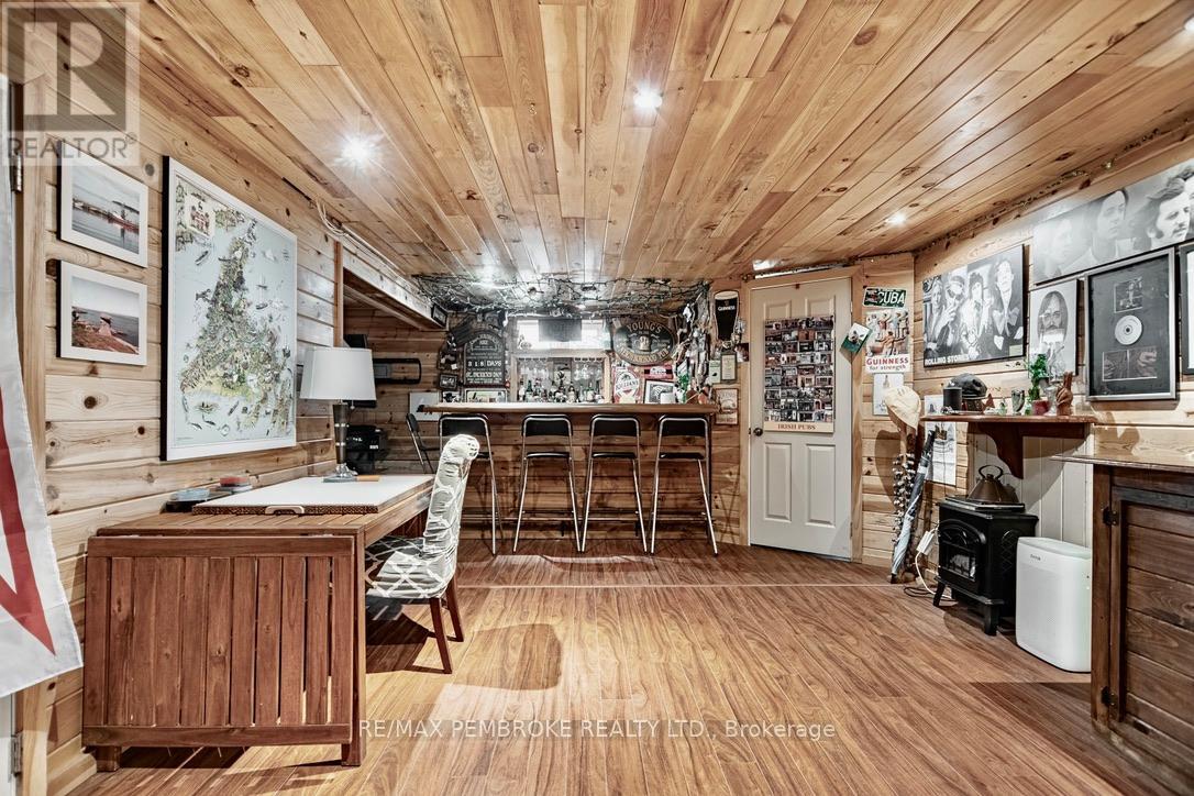 282 CLEMOW AVENUE - 32