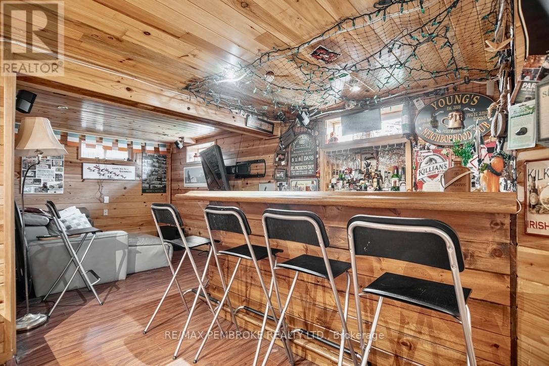 282 CLEMOW AVENUE - 33